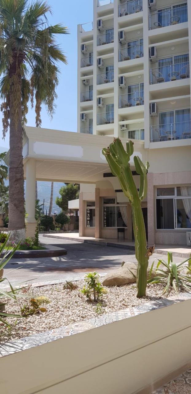 Celebrity Hotel Лапитос Екстериор снимка